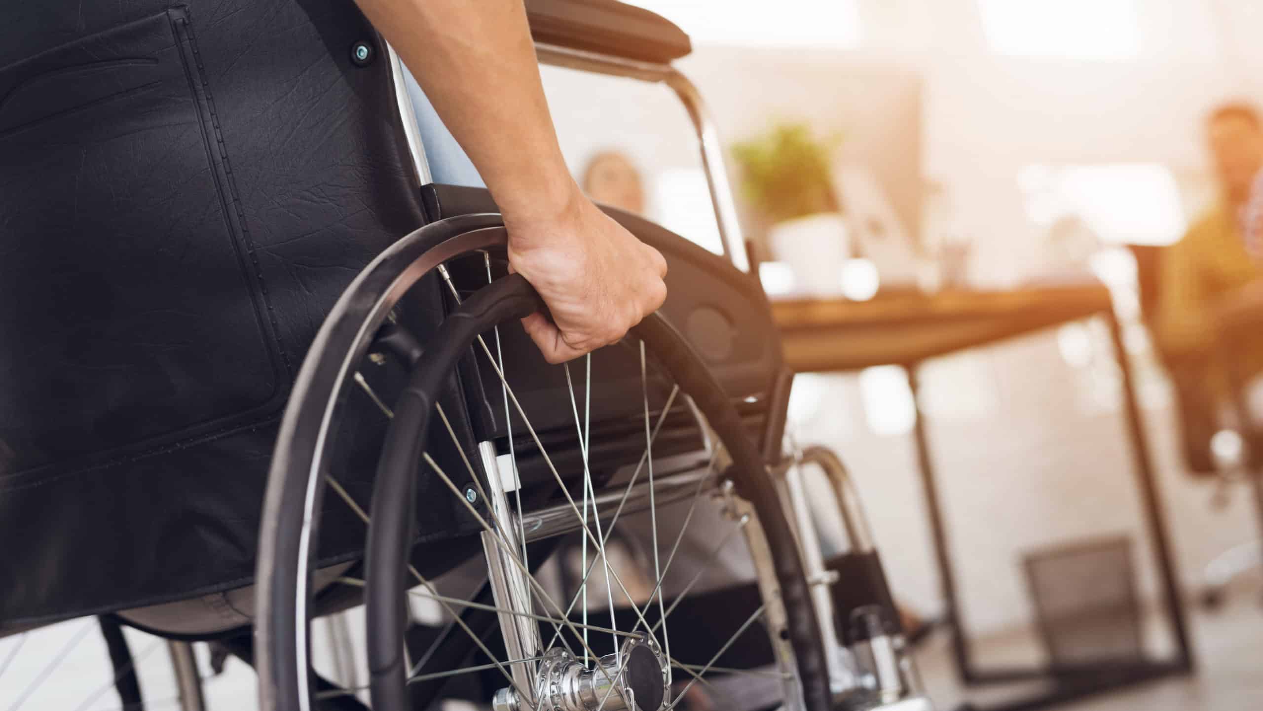 Paraplejia: causas, tratamiento y cuidados ▷ Clínica Uner